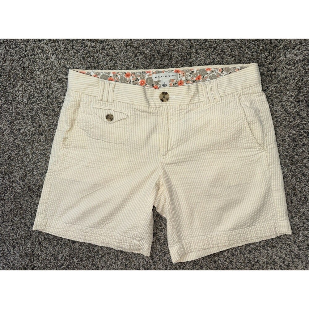 Banana Republic Pale Yellow Seersucker Lightweight Shorts size 4 Women’s